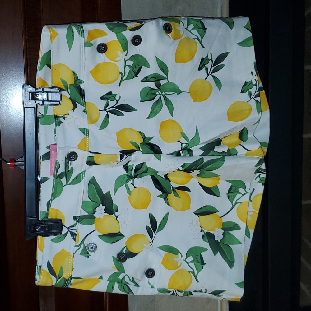 NWOT Isaac Mizrahi Bright White Lemon & White Floral Sailor Print Shorts Size 8 - Picture 14 of 16
